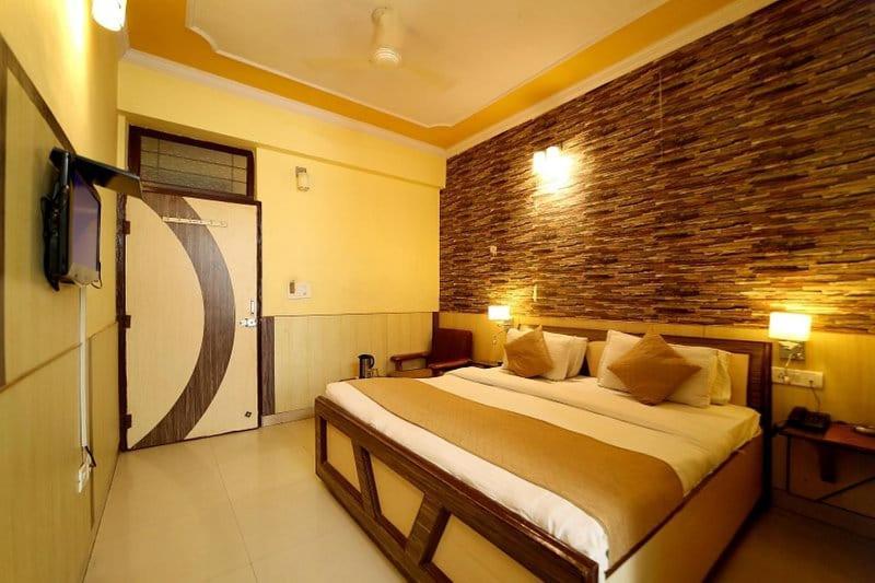 Hotel Golden Heritage Deluxe ジャイプール エクステリア 写真
