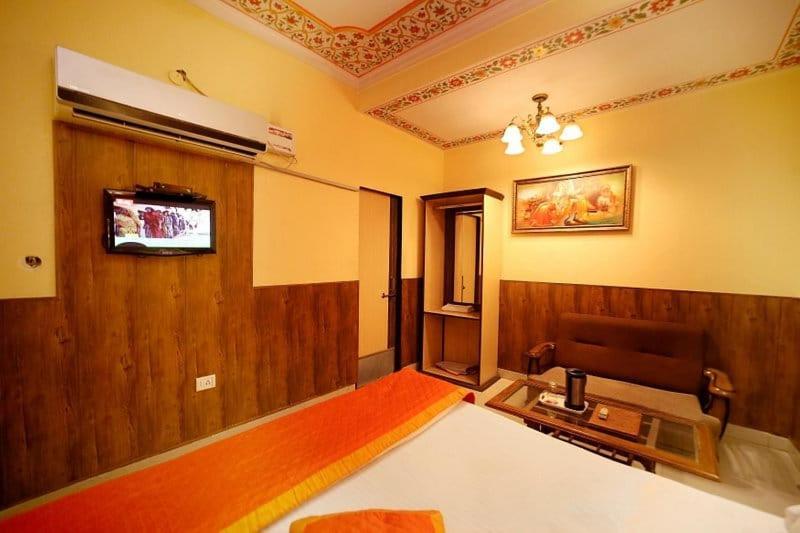 Hotel Golden Heritage Deluxe ジャイプール エクステリア 写真