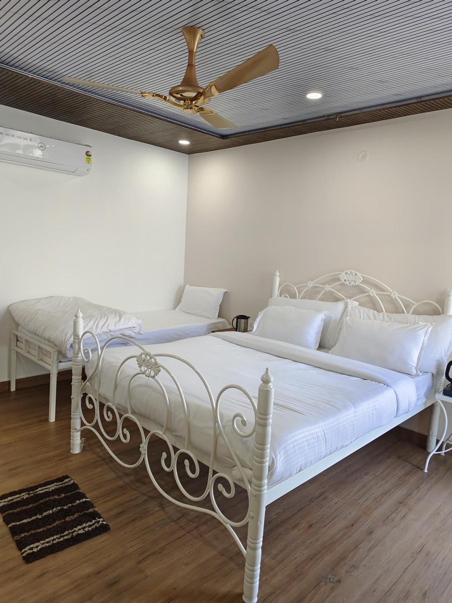 Hotel Golden Heritage Deluxe ジャイプール エクステリア 写真