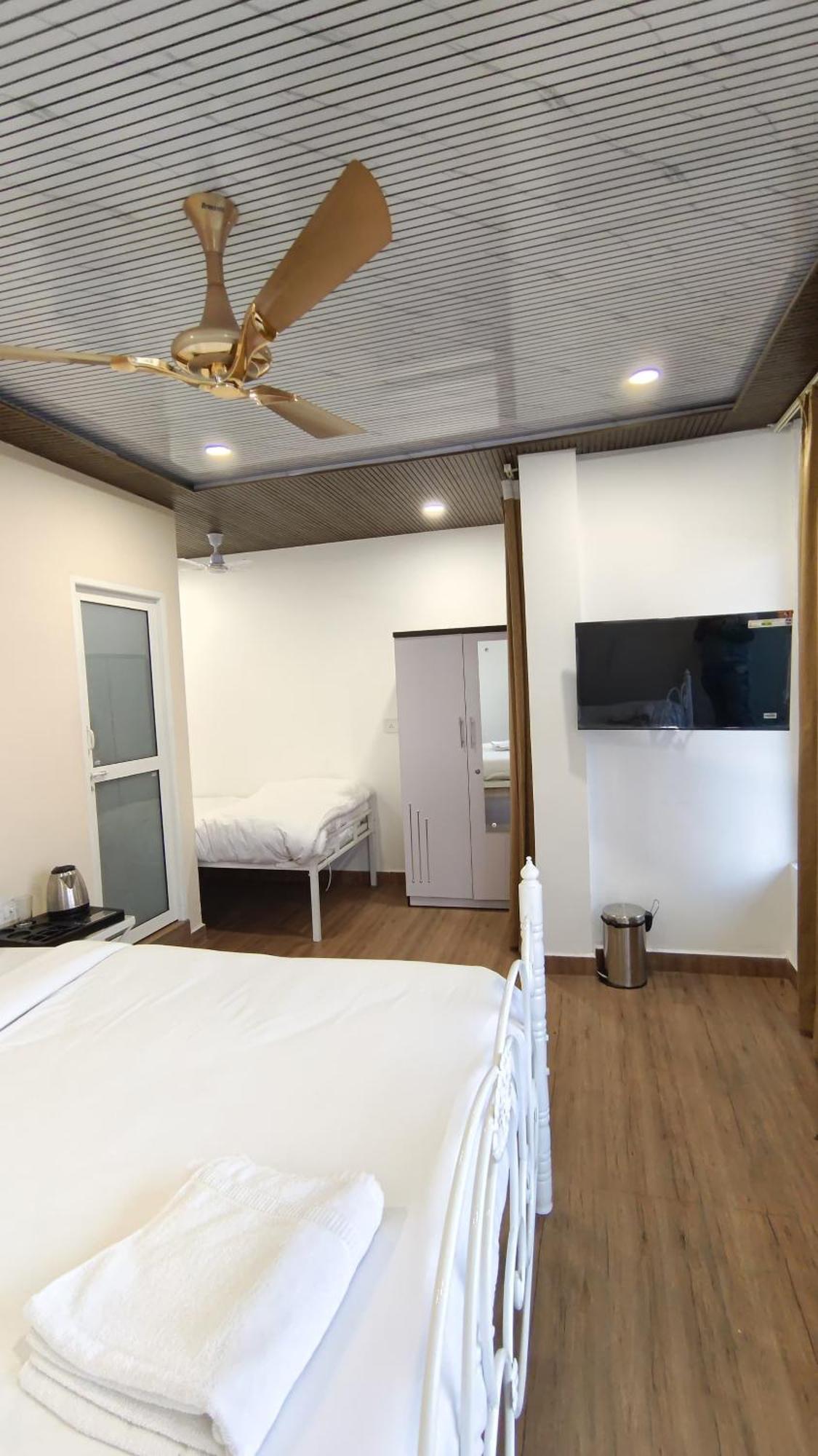 Hotel Golden Heritage Deluxe ジャイプール エクステリア 写真